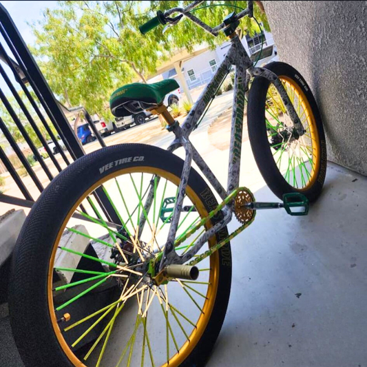 Gold & Bright Green Chain Caps