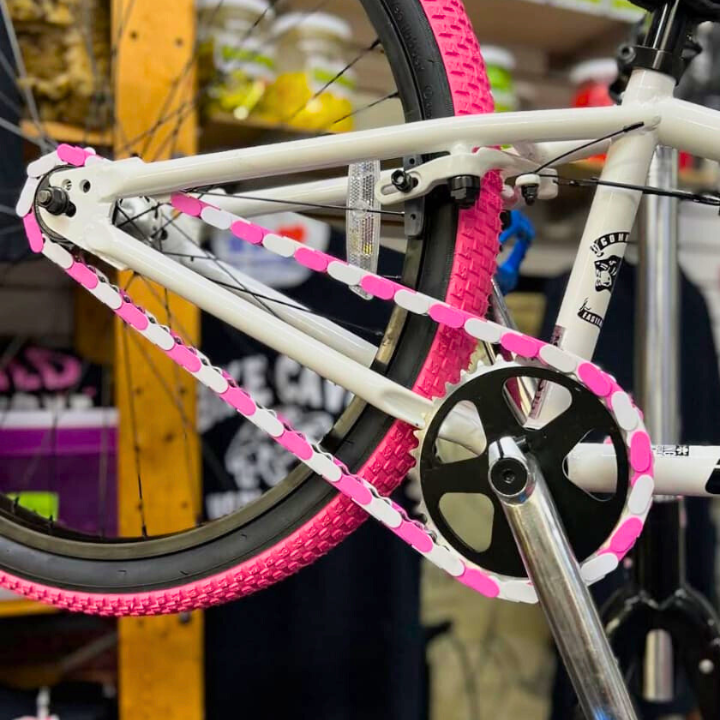 White & Pink Chain Caps