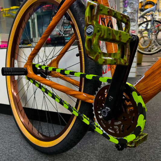 Black & Green Chain Caps