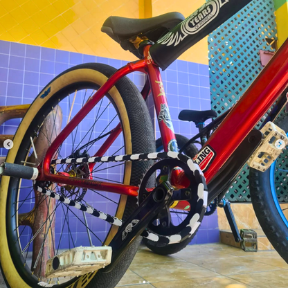 Black & White Chain Caps