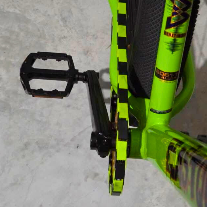 Black & Green Chain Caps